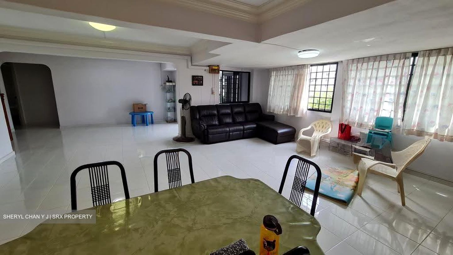 Blk 107 Jurong East Street 13 (Jurong East), HDB Executive #623700821